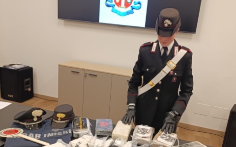 Maxi sequestro di cocaina, 10 chili sotto terra