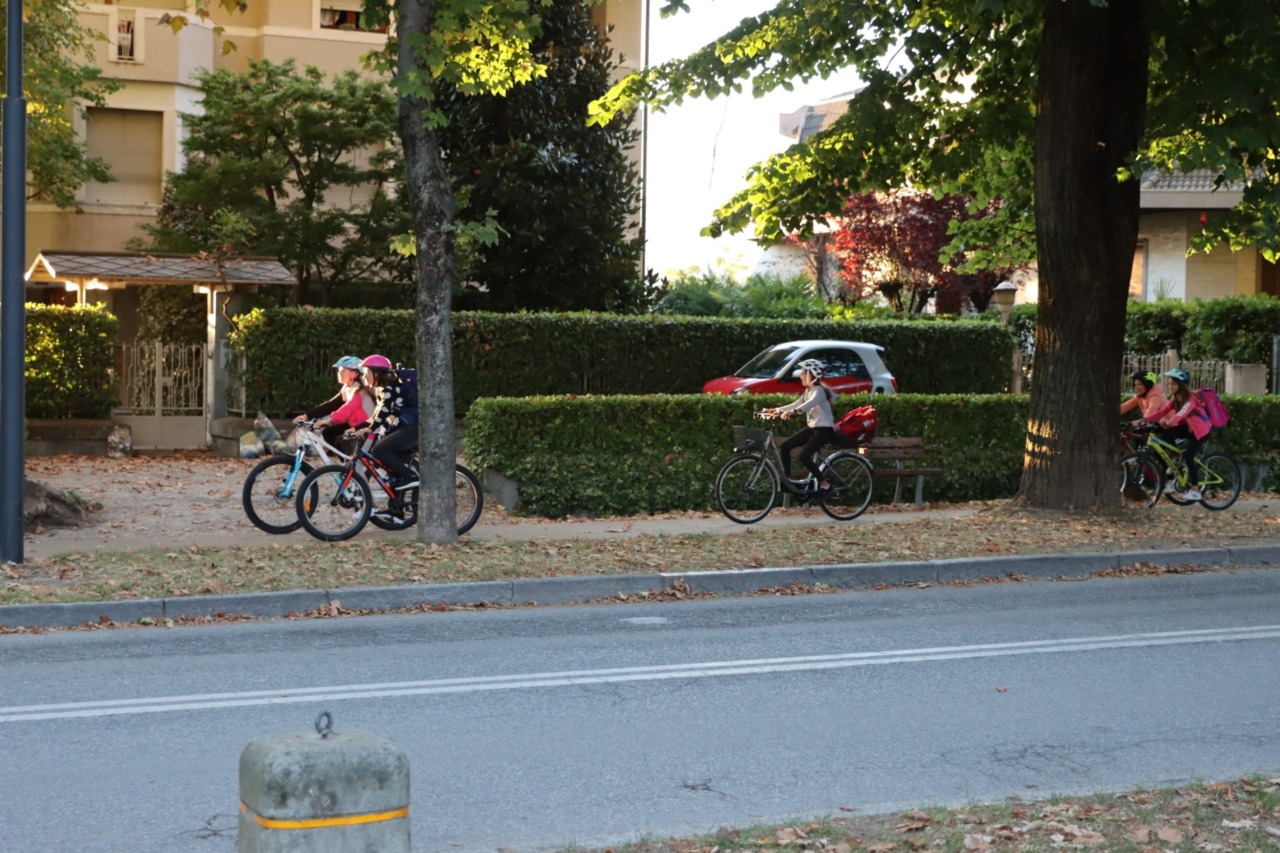 Il successo del “Bike To School”: 450 ciclopatenti distribuite ai giovani studenti