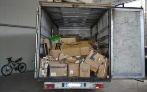 La Polizia Stradale di Cuneo recupera materiale elettronico per 300mila euro e lo restituisce al proprietario