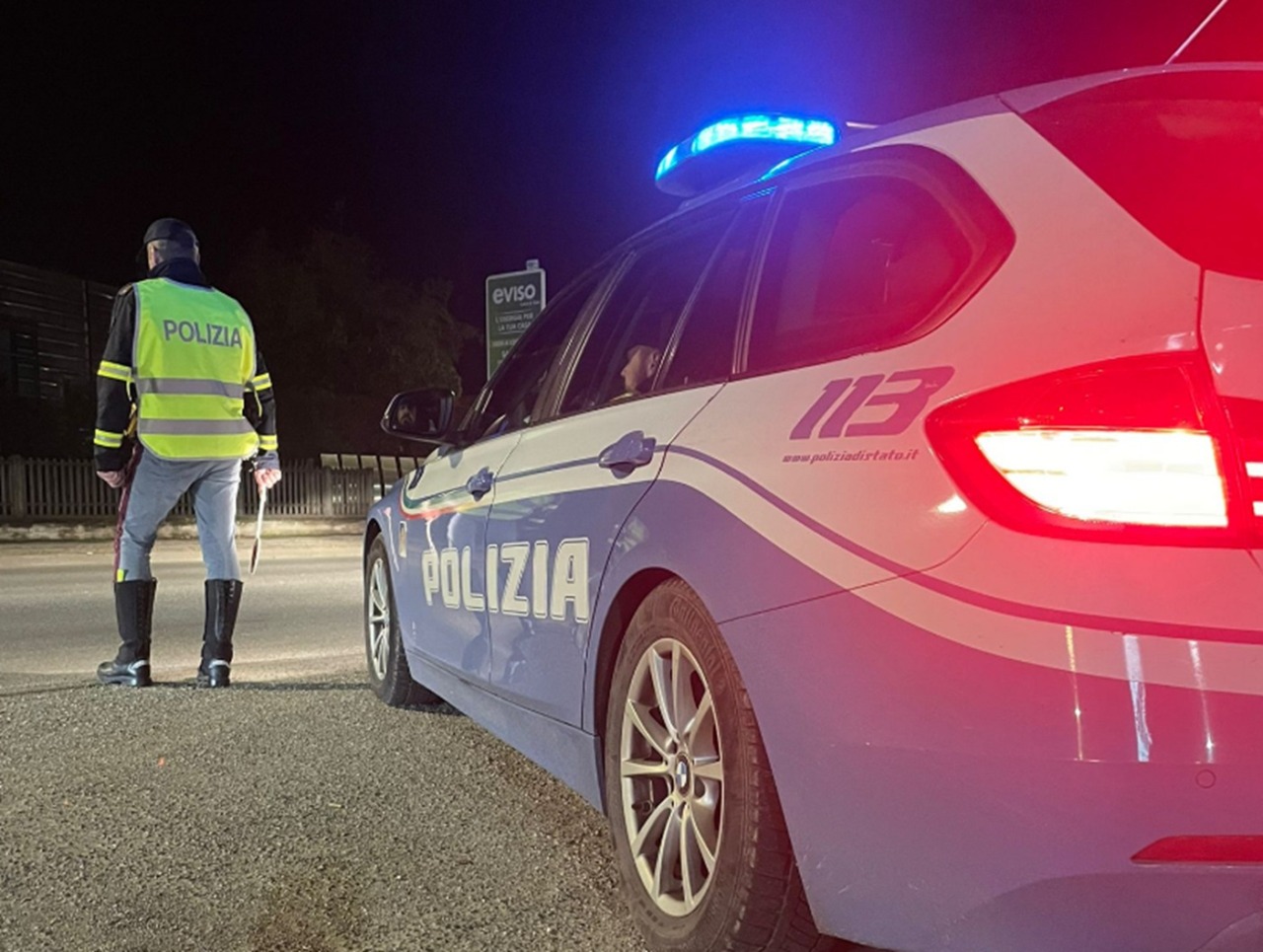 Bra, autista fermato dalla Polizia Stradale: positivo all’alcoltest e con patente scaduta
