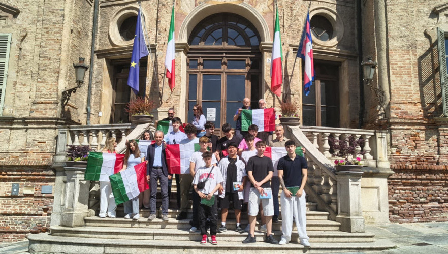 Bra accoglie gli studenti spagnoli: incontro in Municipio con il sindaco Fogliato