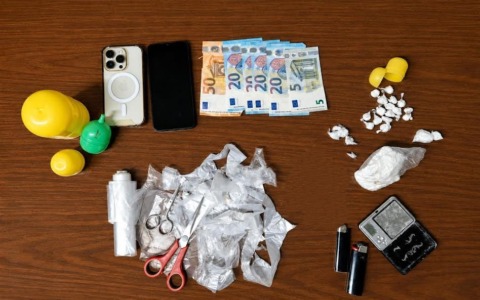 Blitz antidroga a Cherasco: arrestato un ventinovenne con quasi cento grammi di cocaina