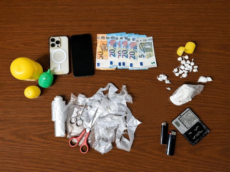 Blitz antidroga a Cherasco: arrestato un ventinovenne con quasi cento grammi di cocaina