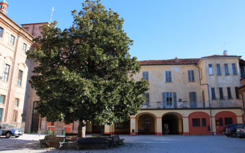 Il cortile della scuola “Montalcini” riapre ufficialmente  a tempo pieno