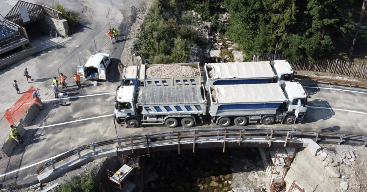 Ponte di Limonetto, prova di carico superata: riapertura entro Ferragosto