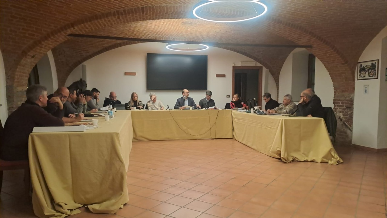 Danni al cippo di Duccio Galimberti:  chiesto il risarcimento all’automobilista che  lo ha abbattuto