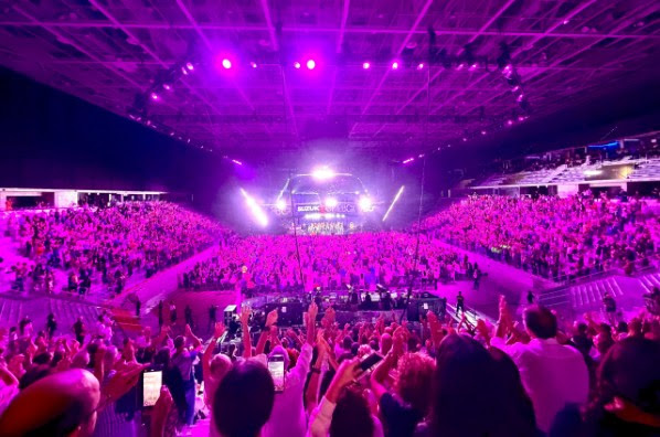 Torino, boom di ascolti per “Suzuki Jukebox”: Rai 1 vince la serata e stasera si replica all’Inalpi Arena